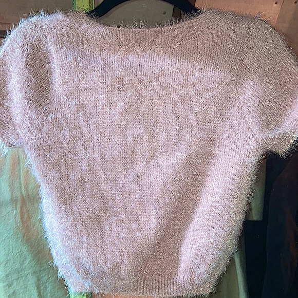 Cropped fuzzy pink top - Picture 3 of 3